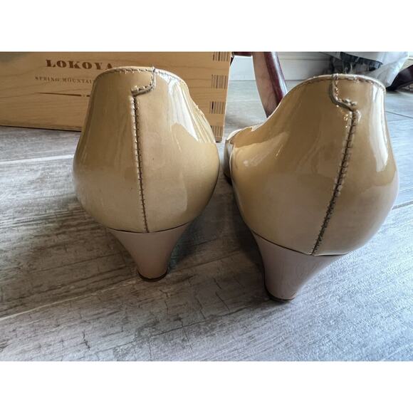 $675 JIMMY CHOO Patent Leather Nude Wedge Pump Peep Toe Designer Classic READ 8 - Picture 3 of 12